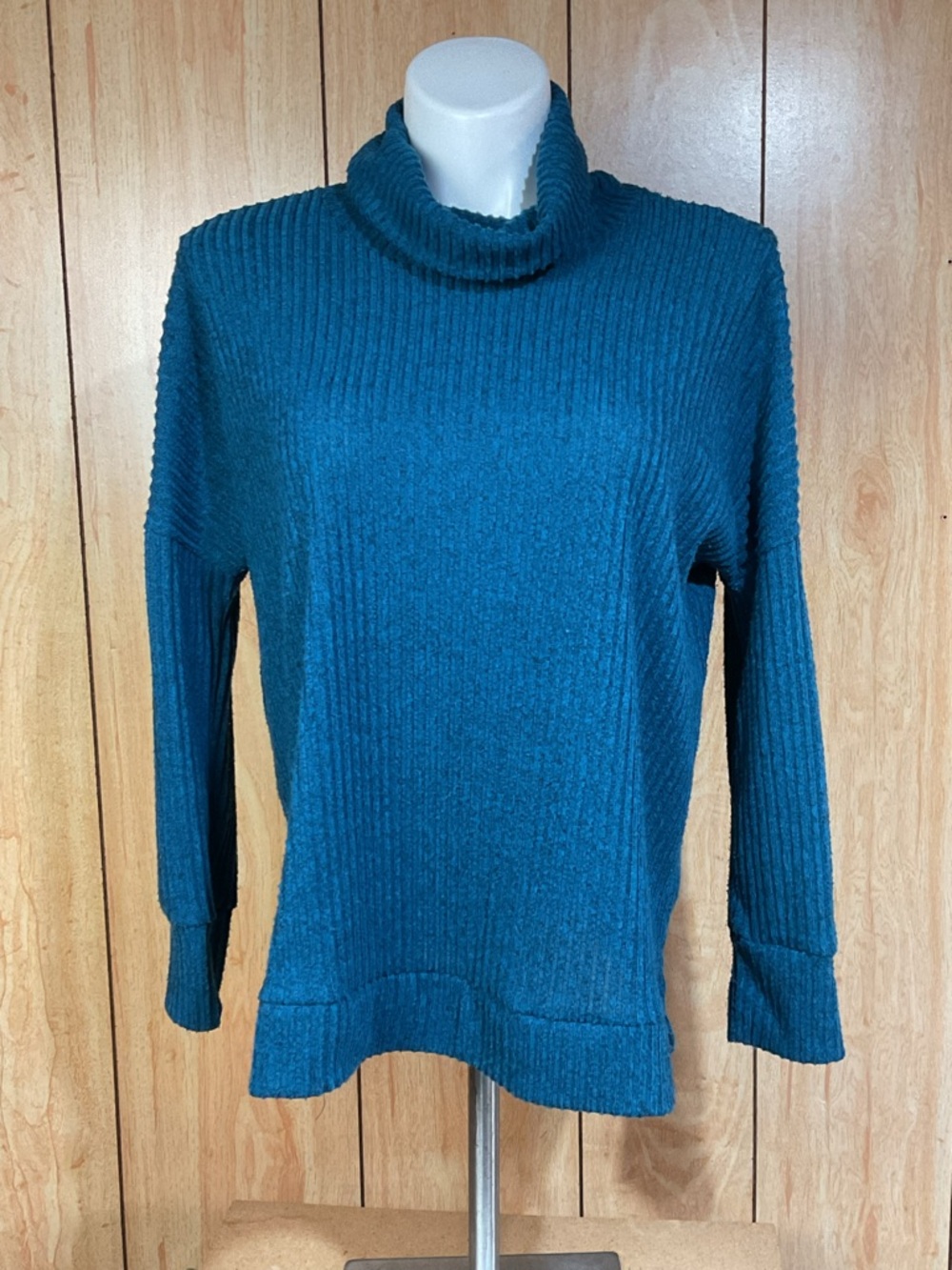 Riah Fashion Ribbed Turtleneck Sweater in Blue SZ - XL